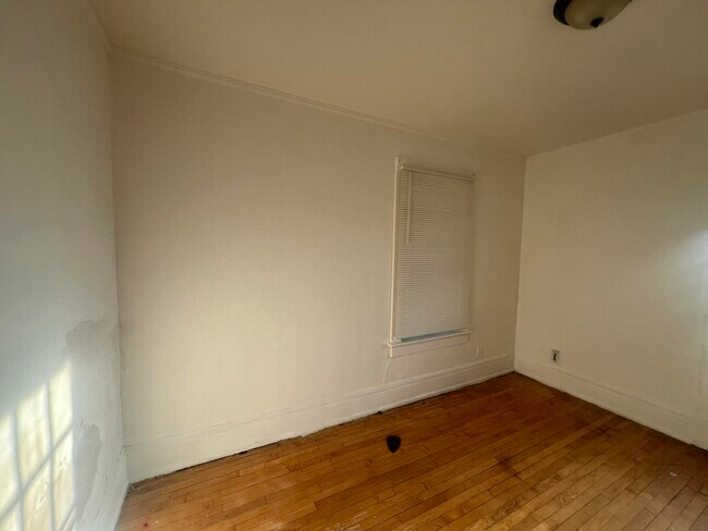 Building Photo - 1253 N 34th St