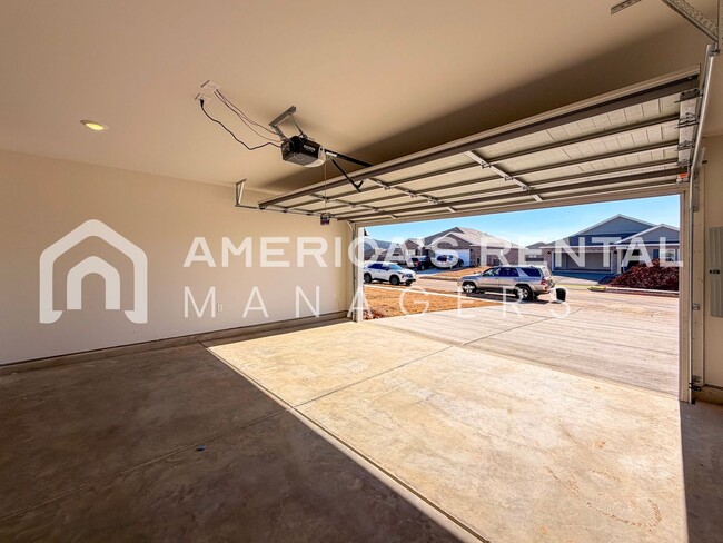 Building Photo - 396 Jackson Pt Cir