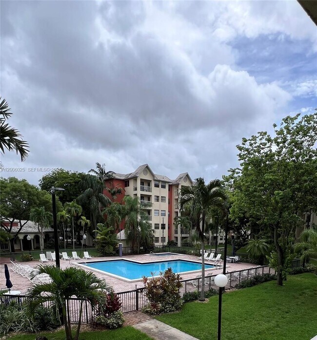 Building Photo - 8290 Lake Dr