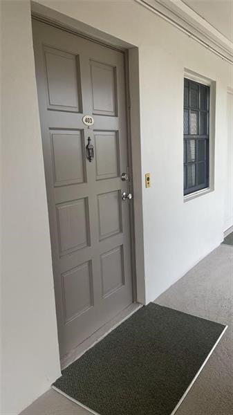 Primary Photo - 3150 N Palm Aire Dr