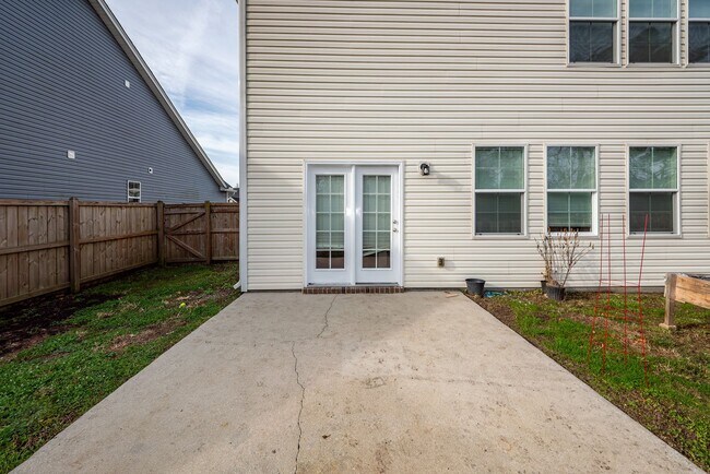 Building Photo - 3 Bedroom, 2.5 Bathroom Home in Hunters Bend - Ladson