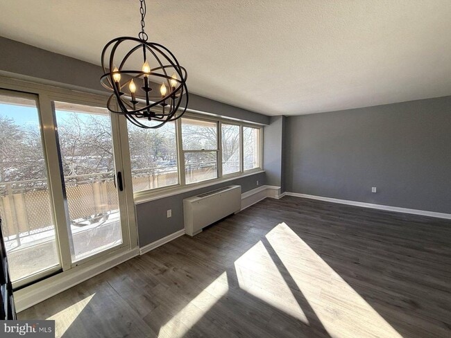 Building Photo - 207 Barclay Towers