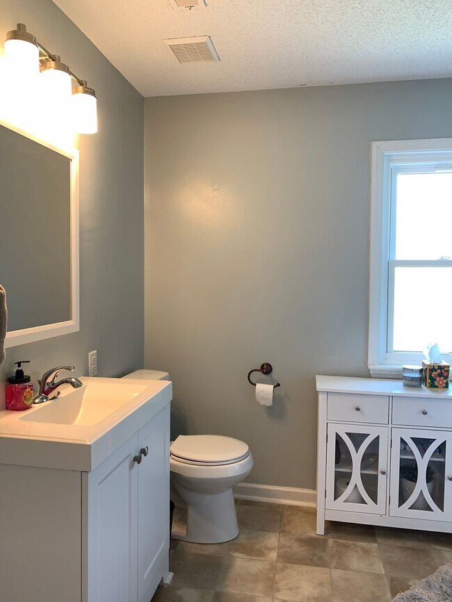 Building Photo - Fantastic Renovated Residence, Large Yard,...
