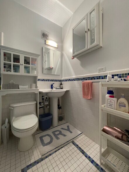 Bathroom - 135 E 54th St