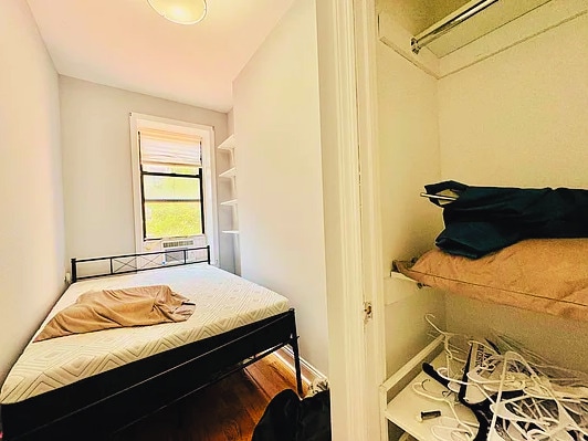 Building Photo - 14 St Marks Pl