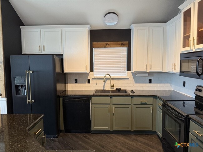 Building Photo - 5936 Alexandria Dr