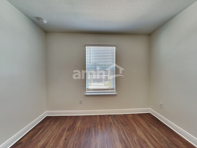 Building Photo - 27280 St Andrews Ave