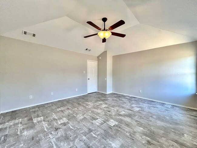 Building Photo - Beautiful 4 BR / 2 BA Home for Rent in Cop...