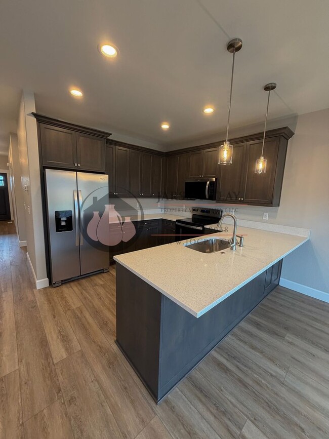 Building Photo - 1329/1331 #2023-LL765