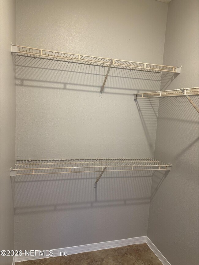 Building Photo - 13703 Richmond Park Dr N