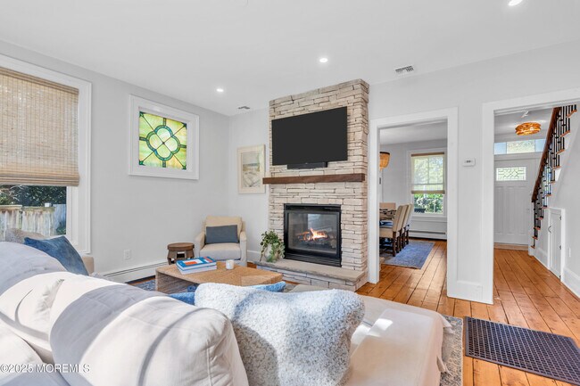 Building Photo - 146 Rumson Rd