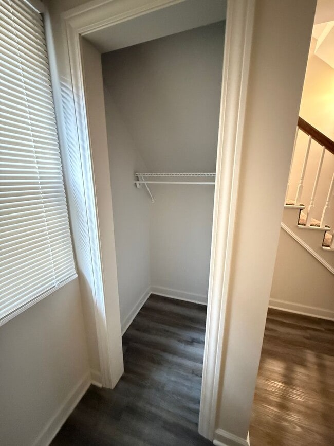 Building Photo - NEW REMODELED- 2 bedroom duplex