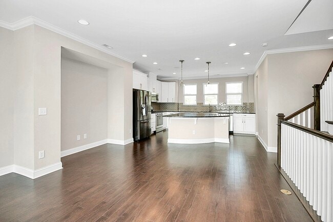 Building Photo - 2633 Statesville Ave