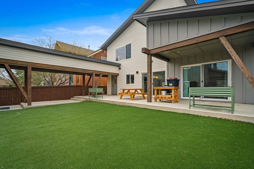 Building Photo - 4451 Alexander St