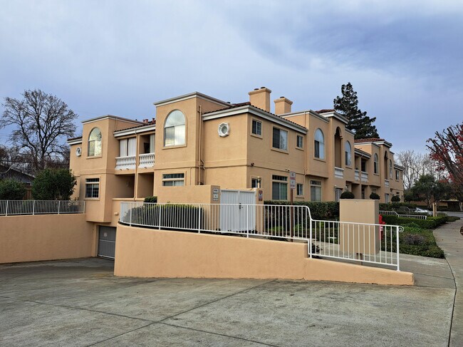 Building Photo - 1102 S Winchester Blvd