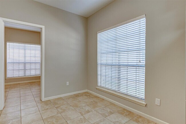 Building Photo - 21623 Park Valley Dr