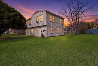 Building Photo - 1228 5th Ave N