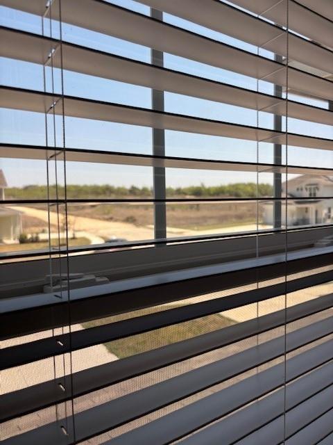Building Photo - 404 Black Opal Dr