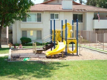 Building Photo - 3 bedroom 2 bath in great neighborhood in ...