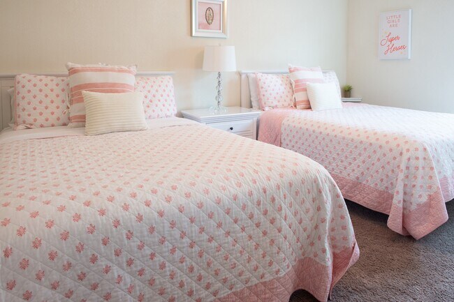 Building Photo - 246 Crest Sights Dr