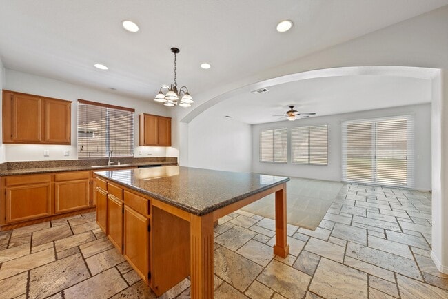 Building Photo - 84126 Canzone Dr