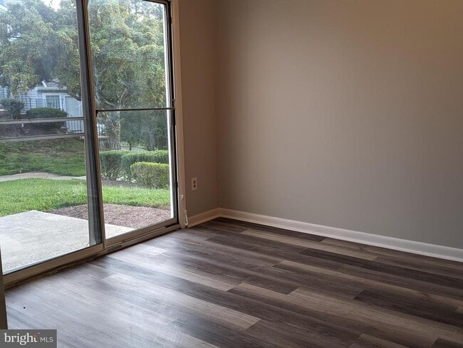 Building Photo - 1076 Spring Valley Ct