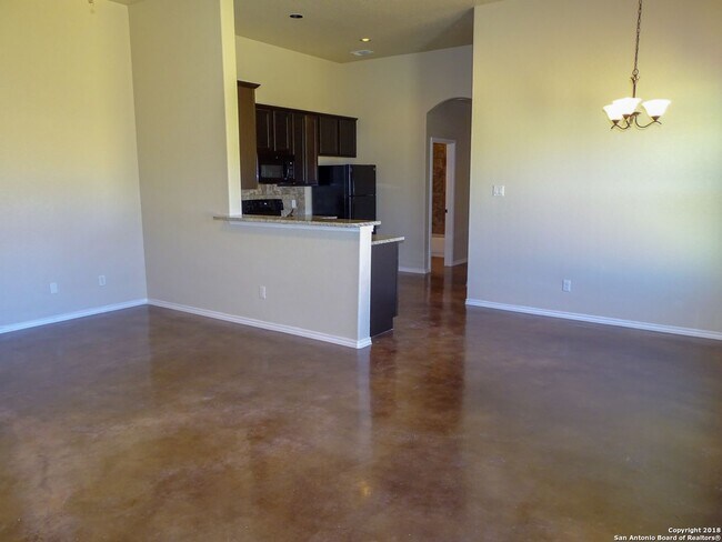 Building Photo - Spacious & Stylish Duplex in New Braunfels!