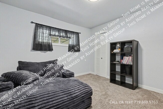 Building Photo - 152 Rose Dr
