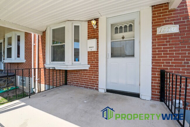 Building Photo - 1250 Walker Ave