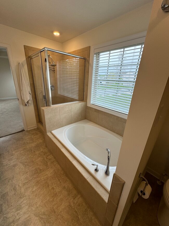 Building Photo - 6901 Swanhaven Dr