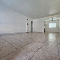 Building Photo - Beautiful Spacious 1 Bed/1 Bath Apartment ...