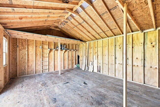 Building Photo - 233 Forester Dr