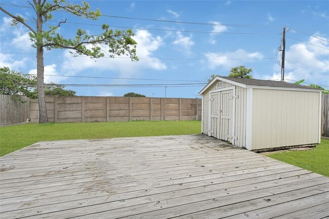 Building Photo - 2935 Sailors Moon Dr