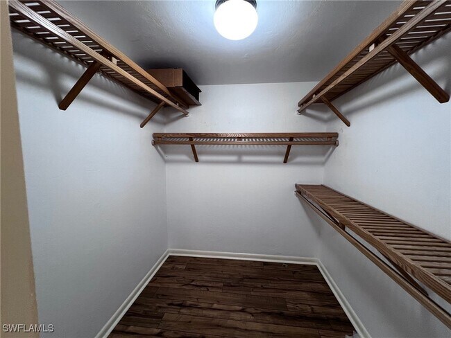 Building Photo - 1801 Courtyard Way