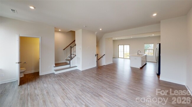 Building Photo - 104 Helm Ln