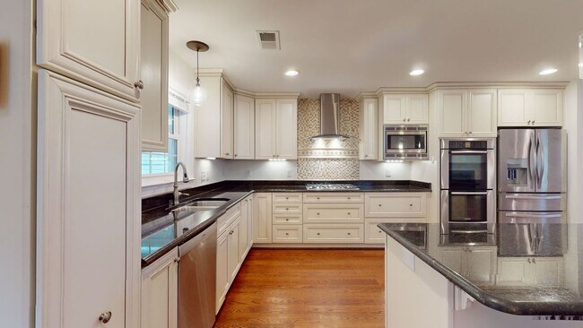 Building Photo - 202 Tidewater Dr