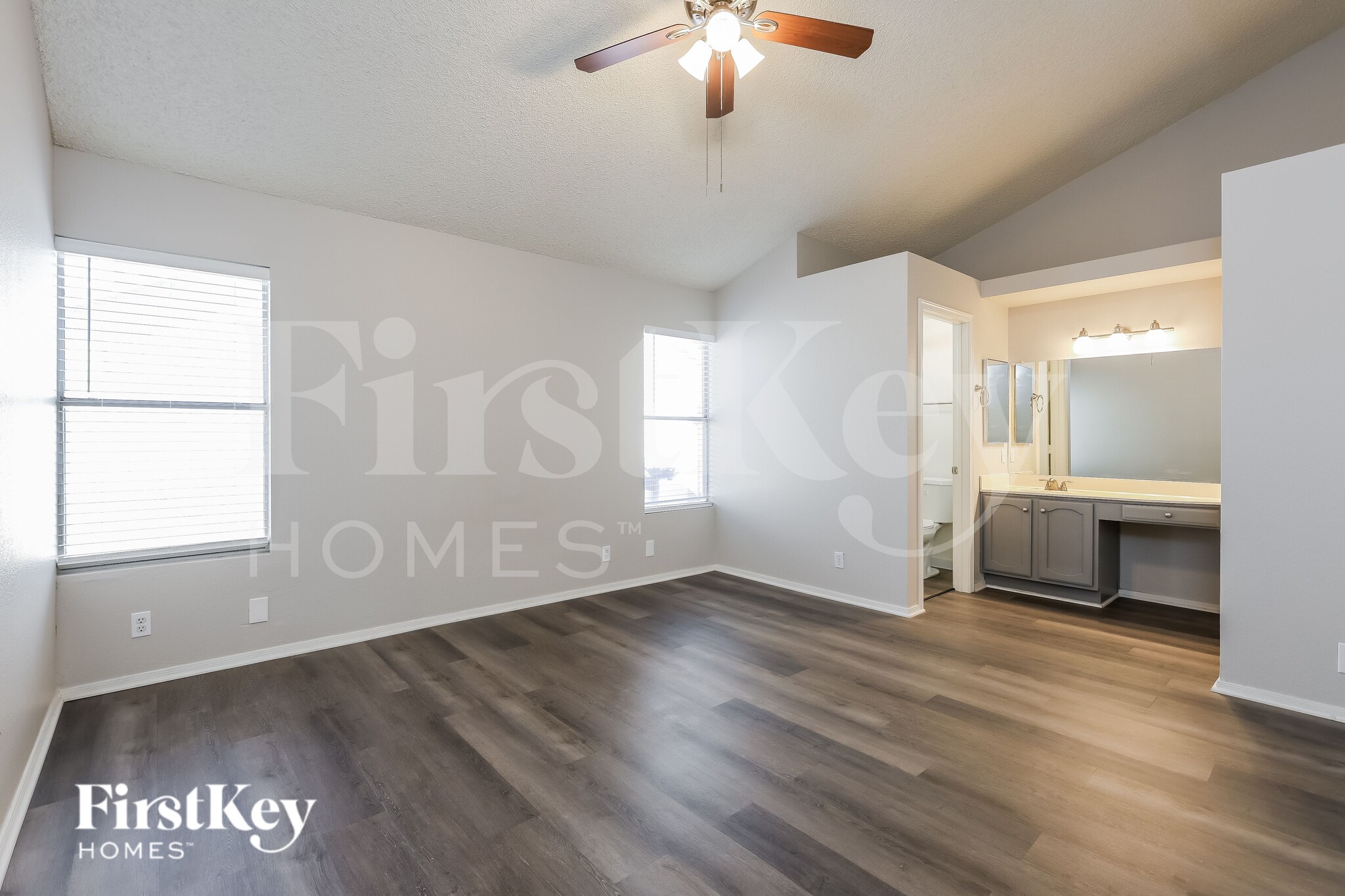 Building Photo - 5039 W Chicago Cir S