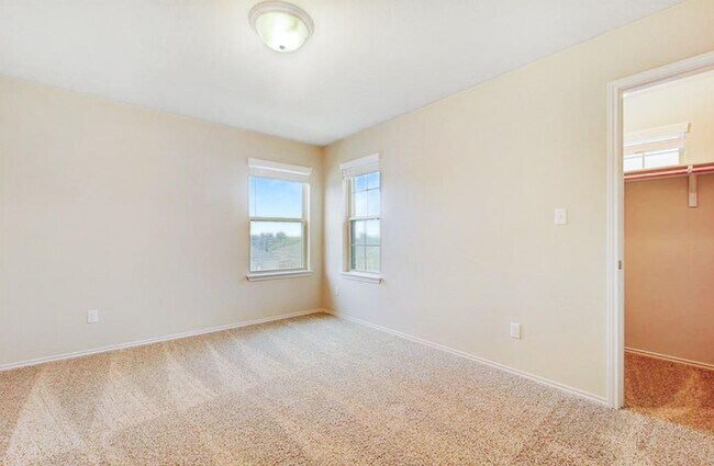 Building Photo - 3453 Pauling Loop