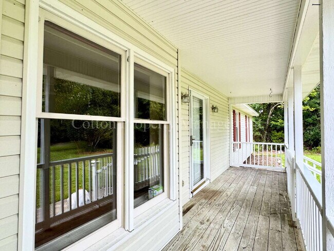 Building Photo - 307 Abbey Ln