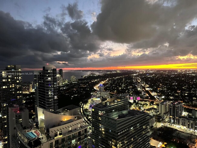 Building Photo - 1000 Brickell Plaza