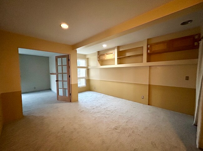 Building Photo - Capitol Hill Condo