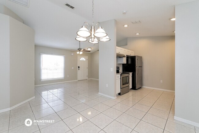 Building Photo - 649 Parakeet Ct