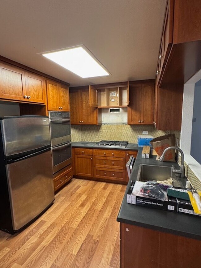 Building Photo - Beautifully Refreshed Home in a Family Neighborhood