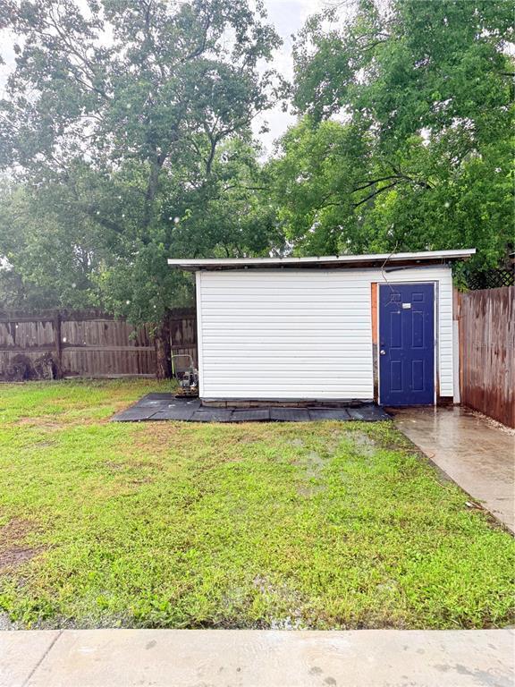 Building Photo - 2130 Redleaf Dr