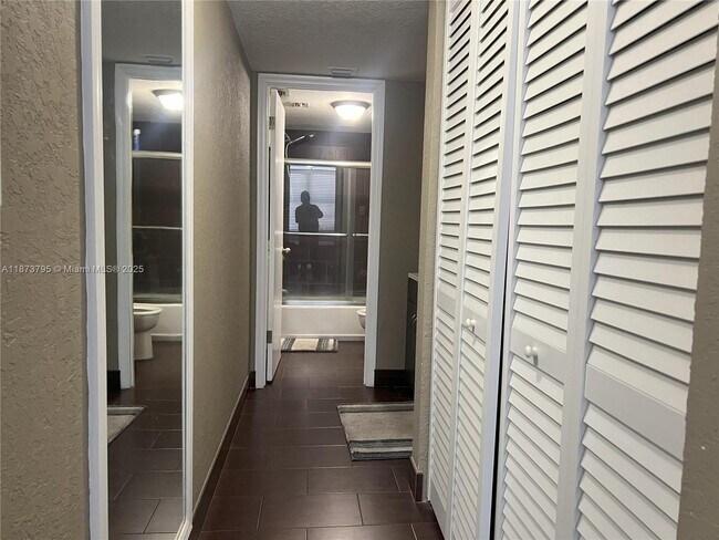 Building Photo - 18051 Biscayne Blvd