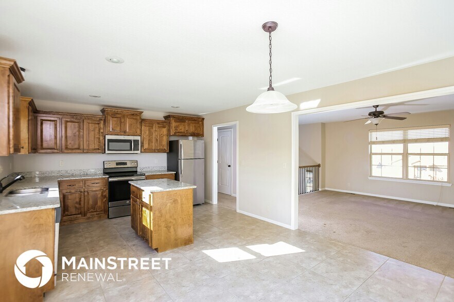 Building Photo - 1303 NW High View Dr