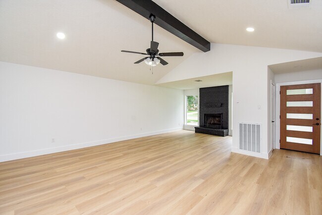Building Photo - 1815 Mustang Springs Dr