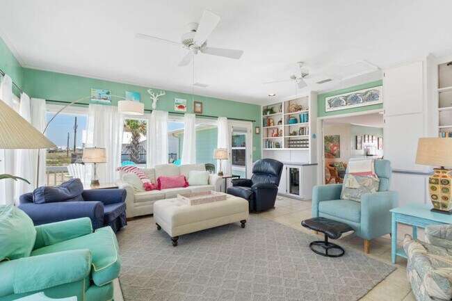 Building Photo - 2928 W Beach Blvd