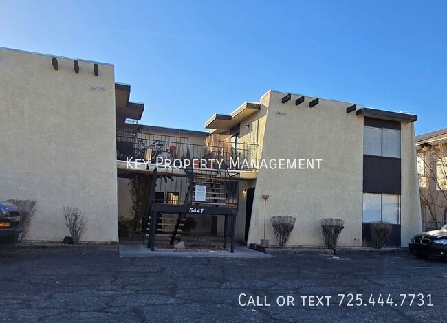 Building Photo - 2 BEDROOM 1 BATH CONDO IN LAS VEGAS NEAR S...