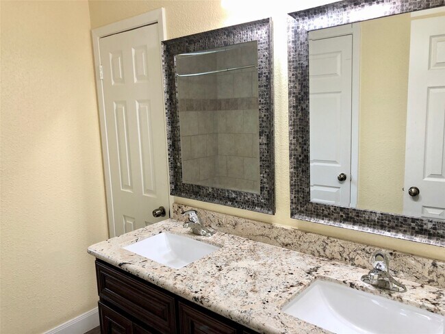 Building Photo - 1903 Brushy Creek Dr